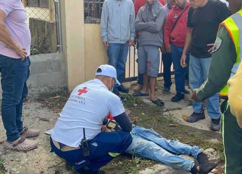 Motorista muere tras ser arrollado por un camión en Santiago